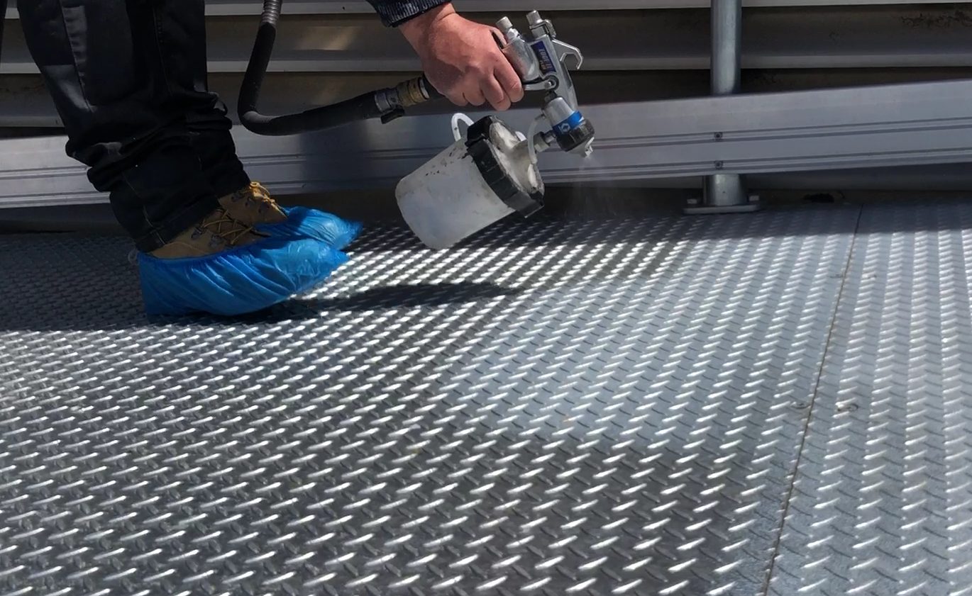 slip-resistant metal ramp