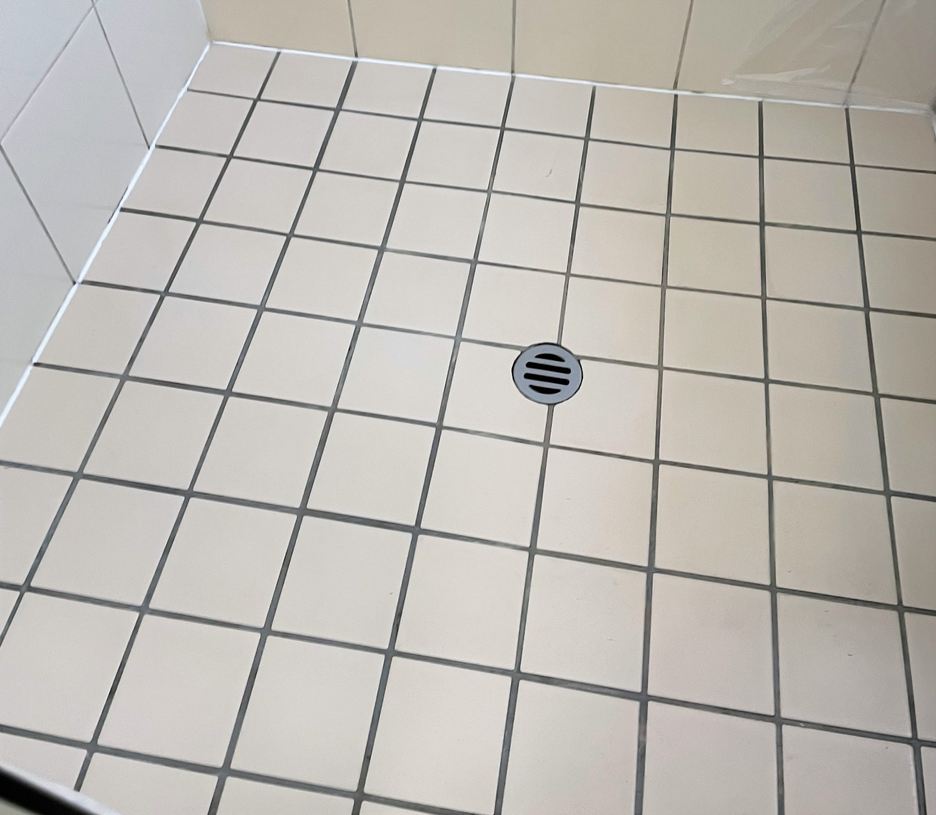 slip-resistant bathroom tiles